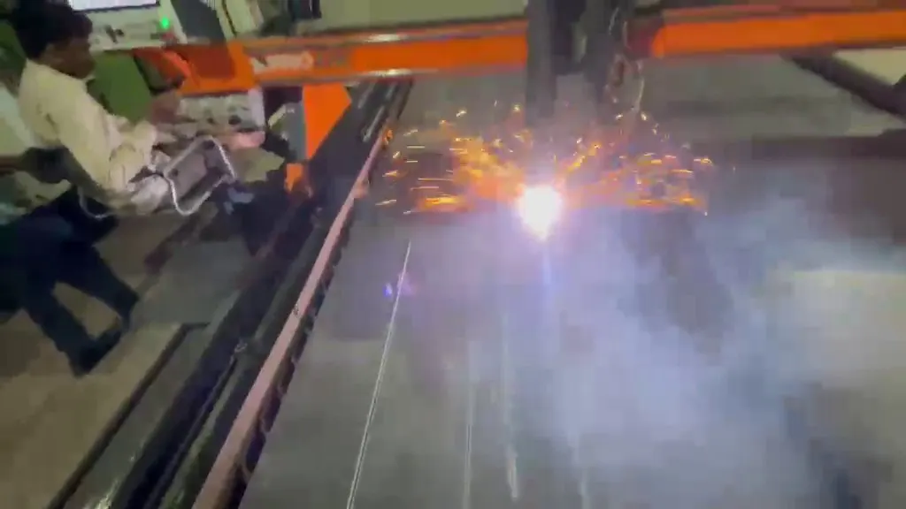Plasma arc cutting heavy plate